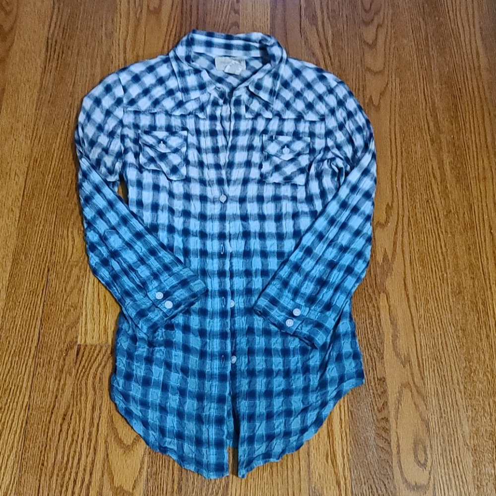 Elizabeth and James Top